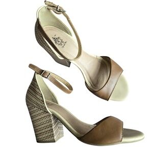 French Blu Chunky‎ Heels Woven Sandals Women's 9 Boho Retro Eclectic Arty 70s